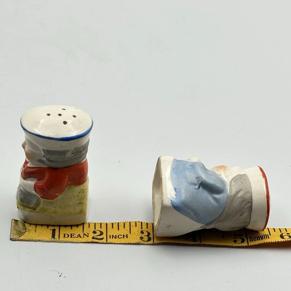 Salt and Pepper Shakers Pair Vintage Toby Style  -‎ Made In Japan